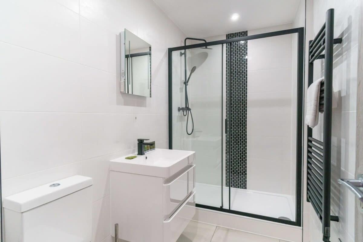 Modern 1 Bedroom Apartment In Preston Centre Exterior foto